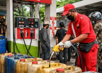 Dugaan Penyaluran Solar Subsidi Tak Tepat Sasaran di Parigi Moutong: Penerima Resmi Dibatasi, Pihak Tertentu Diduga Raup Hingga 25 Galon per Hari