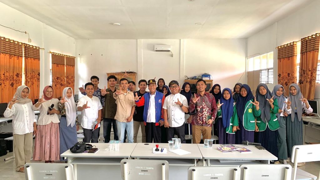 Forum Literasi Nosarara Nosabatutu lakukan Talkshow dan Deklarasi di SMK N 1 Taopa