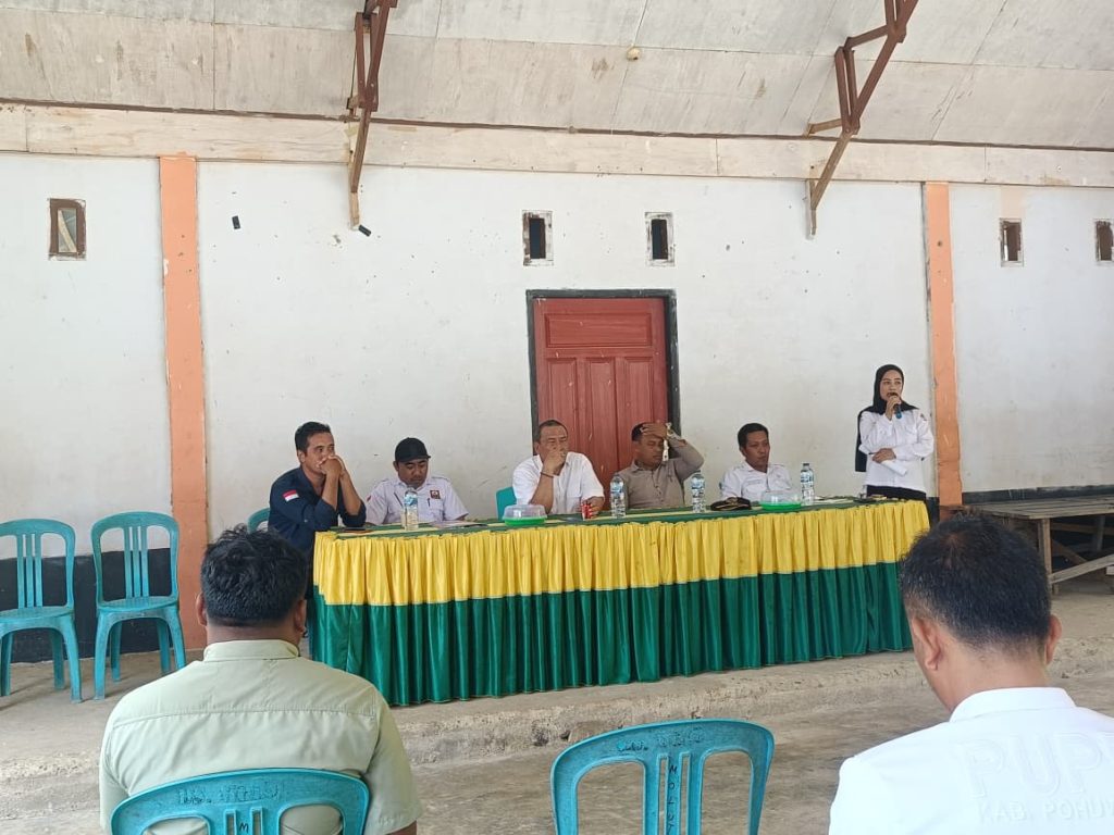 Dinas Pekerjaan Umum dan Penataan Ruang (PUPR) Kabupaten Pohuwato melaksanakan serah terima bangunan Sarana Penjernihan Air SPL ( Saringan Pasir Lambat) kepada Perumdam Tirta Moolango di Desa Molosipat Utara