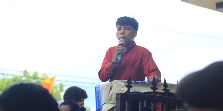 Ketua Umum Mahasiswa Parigi Moutong, Satrio. (Fto Istwa)