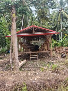 Di Duga Tidak Transparan, Pembangunan Kandang Ayam Petelur BUMDES Molosipat Utara Di Soroti Warga