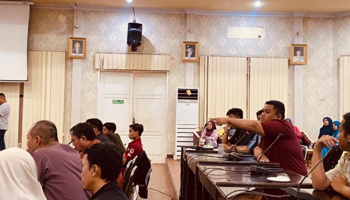 Rakyat Dilarang Menjual Emas, Perusahaan Dibiarkan Mengeruk Pohuwato